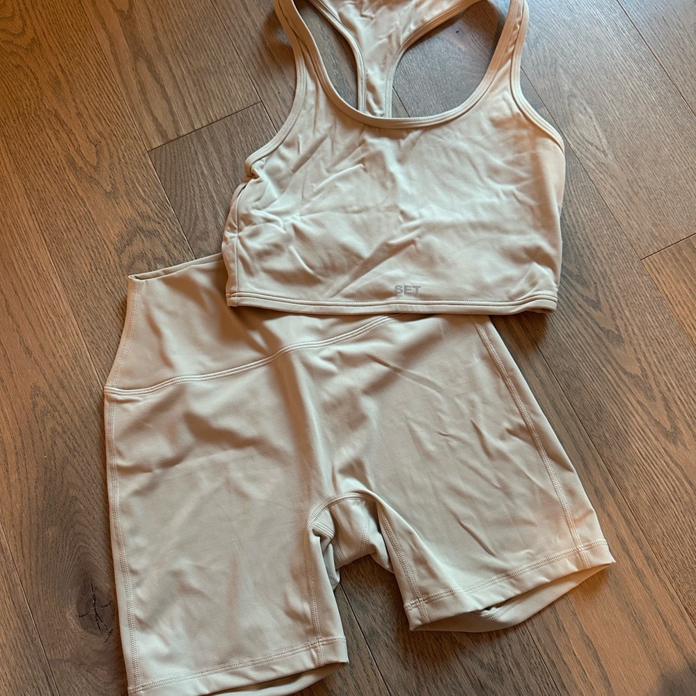 SET Women's Beige Set
